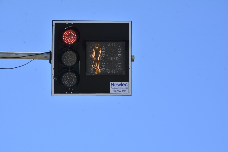 SUTRAN implanta semáforos de LED em Floriano