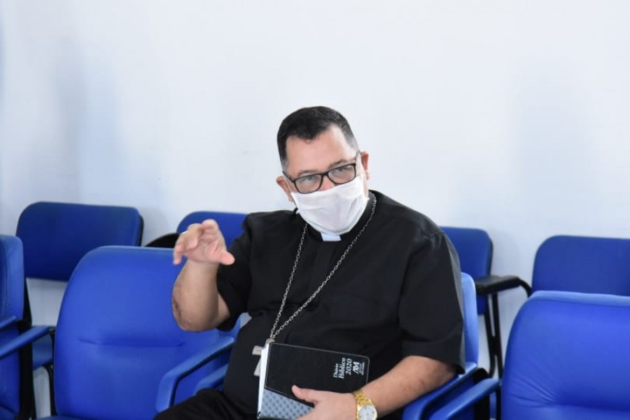 Prefeitura de Floriano reúne lideranças religiosas e pede união de forças contra o coronavírus