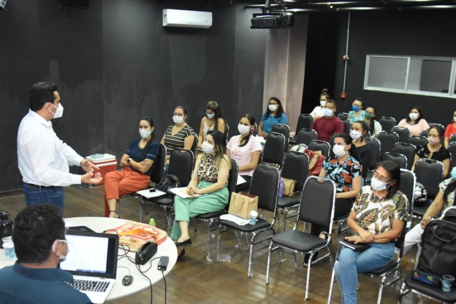 Gestores da SMS de Floriano participam de reunião sobre o Programa Previne Brasil