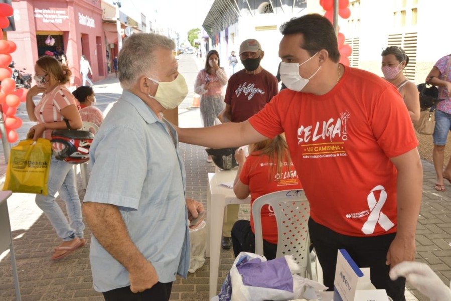 Ato em Floriano destaca Dia de Luta contra a Aids e realiza 140 testes de HIV