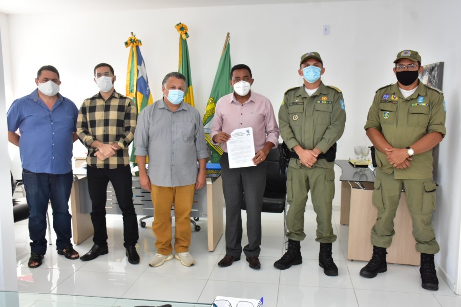 Prefeitura de Floriano firma convênio com Polícia Militar