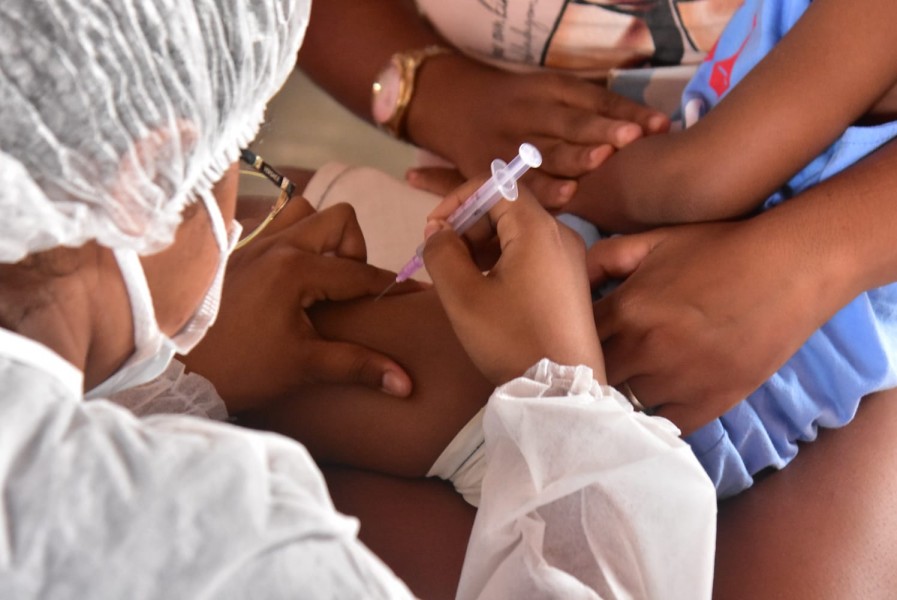 Saúde de Floriano vacina mais de 2 mil pessoas contra gripe em quatro dias