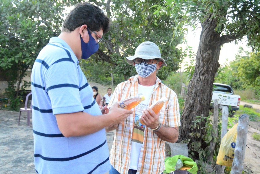 Palestra de instrução de apicultores é realizada na comunidade Morrinhos em Floriano