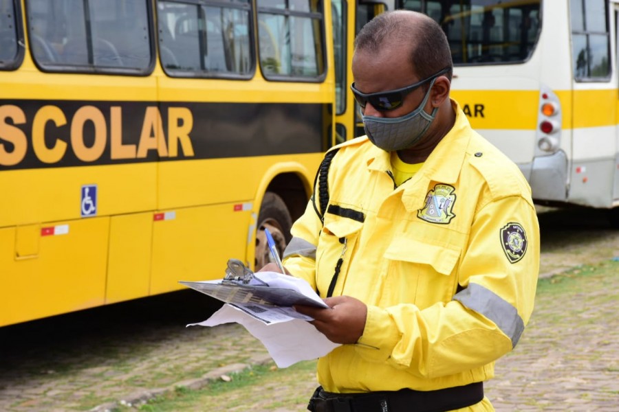 Volta às aulas: Transporte escolar passa por vistoria em Floriano