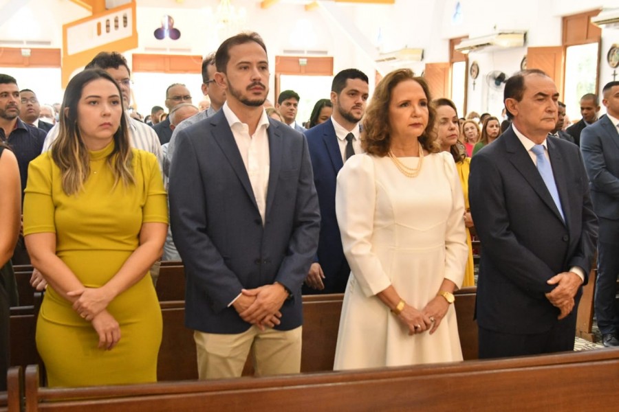 Antônio Reis Neto toma posse como o novo prefeito de Floriano