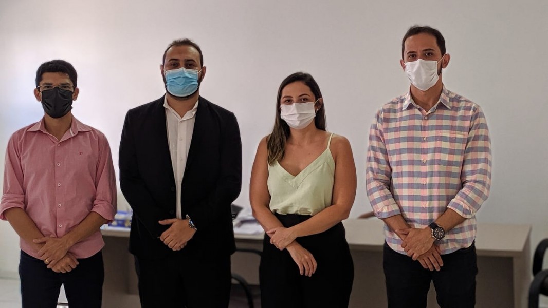 Saúde e CAAPI firmam parceria para vacinar advogados contra gripe em Floriano