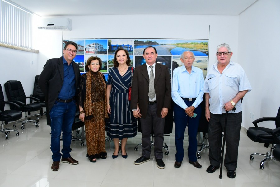 Galeria Histórica Municipal ganha novos quadros em solenidade pelo aniversário de Floriano