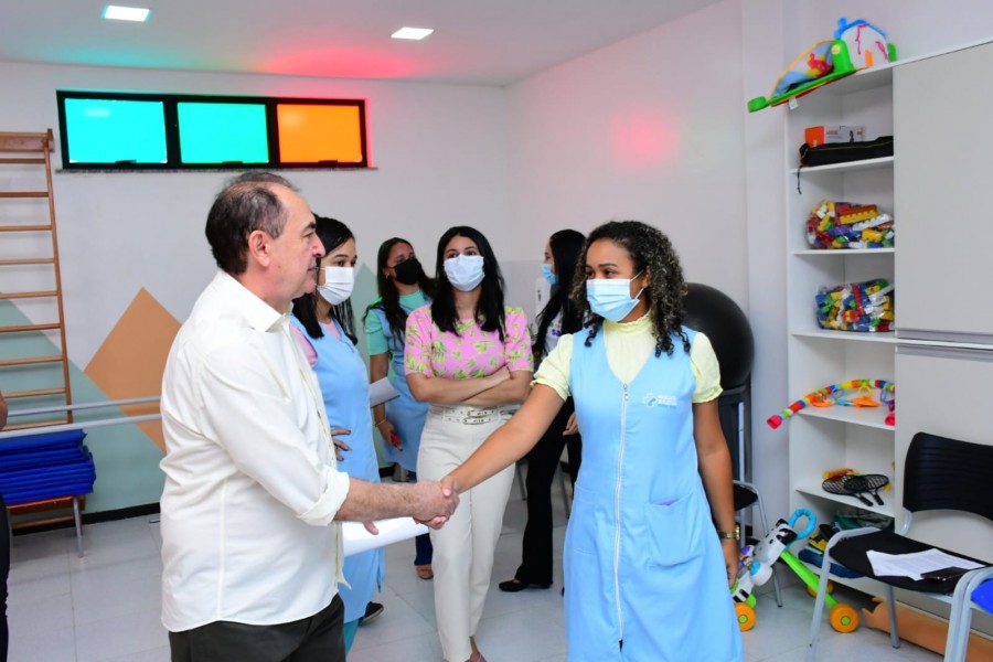 Antônio Reis anuncia nova sala de estimulação precoce na Policlínica de Floriano