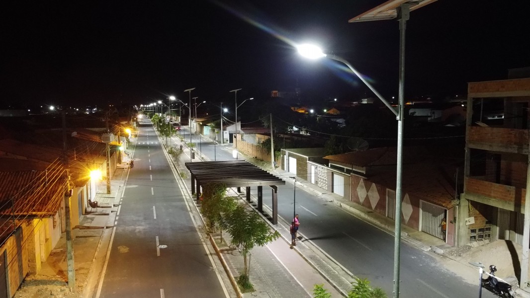 Avenida Fauzer Bucar recebe novas luminárias de led