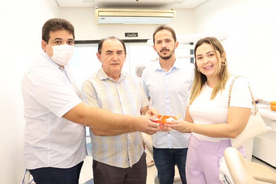 Primeiros beneficiados começam a receber próteses dentárias em Floriano