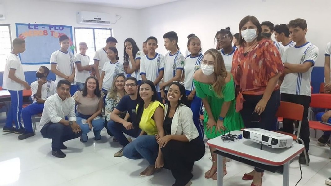 Saúde Mental de Floriano e SESC promovem roda de conversa com jovens da Escola Barjona Lobão