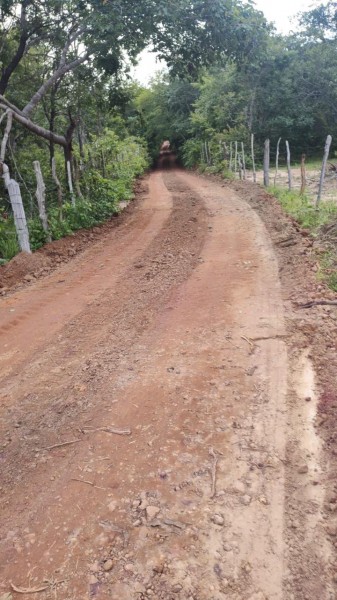 Mais duas estradas de acesso a comunidades rurais e ruas da zona urbana são recuperadas