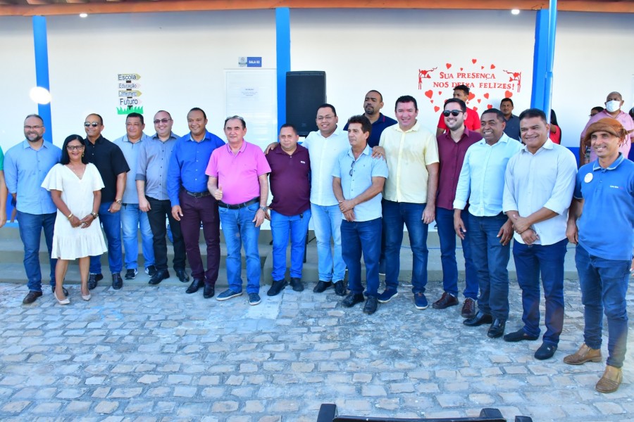 Prefeitura de Floriano entrega a Escola Municipal Padre Pedro Oliveira reformada e ampliada