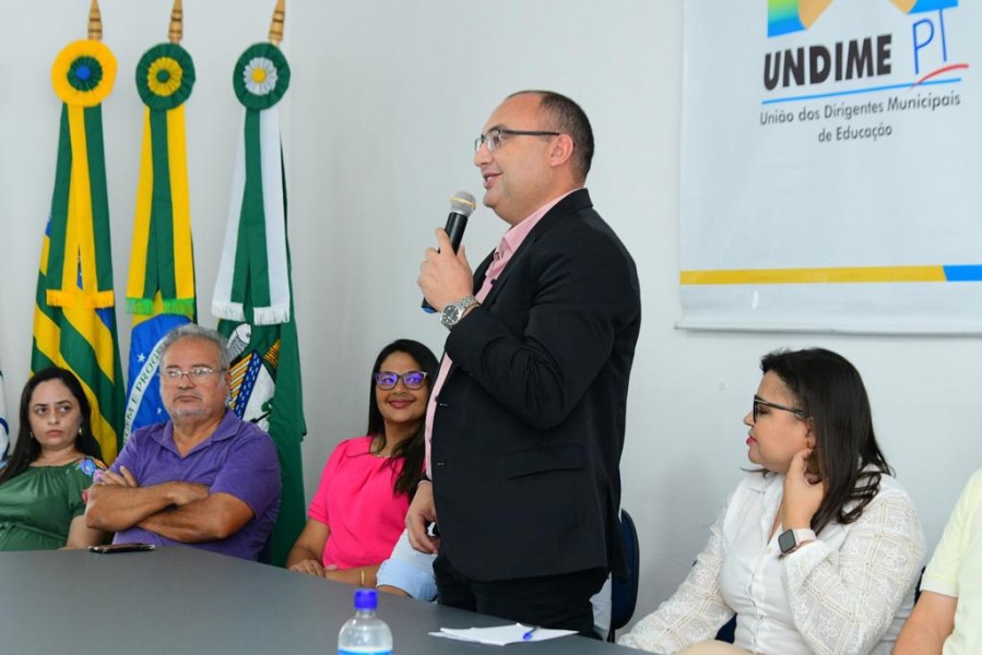 Secretaria Municipal de Educação recebe evento ‘Caravana UNDIME em Ação em Floriano’